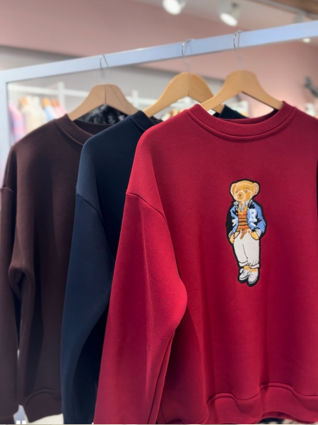 AYICIK İŞLEMELİ OVERSİZE SWEATSHİRT