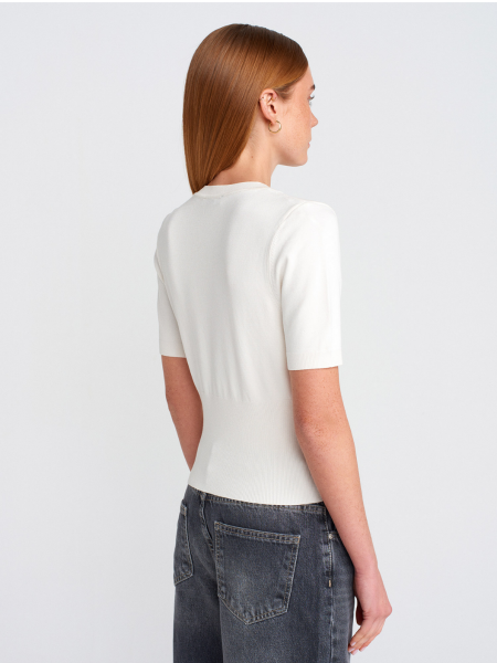 BİSİKLET YAKA DÜĞMELİ TRİKO HIRKA EKRU