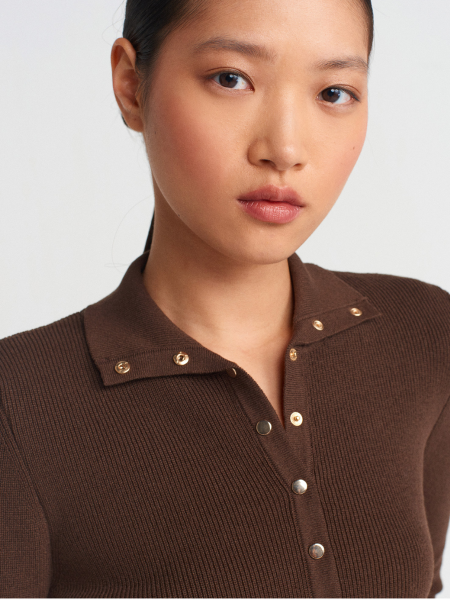 DİK YAKA ÇITÇITLI TRİKO KAZAK KAHVE