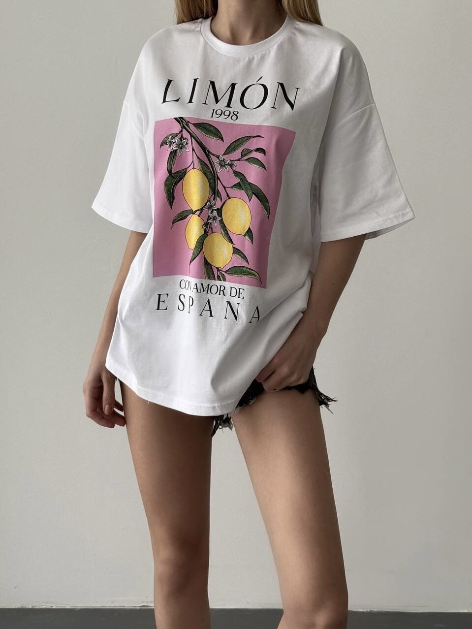 KISA KOLLU BİSİKLET YAKA ÖNÜ BASKILI T-SHİRT