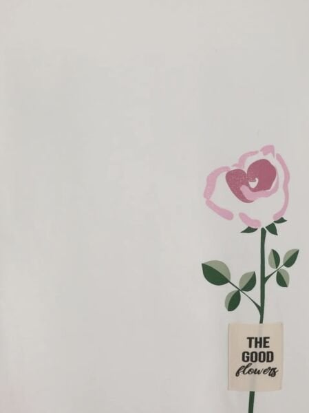 RENKLİ GÜL BASKILI SIRTI YAZILI TİŞÖRT -EKRU