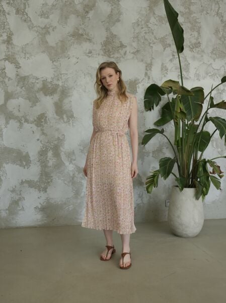 ÇİÇEK DESENLİ PİLİSELİ ELBİSE