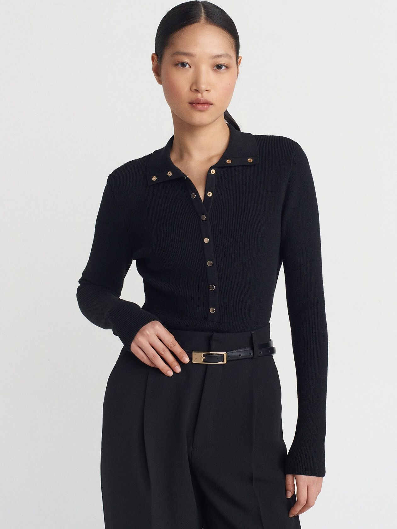 Dik Yaka Çıtçıtlı Triko Kazak-Siyah