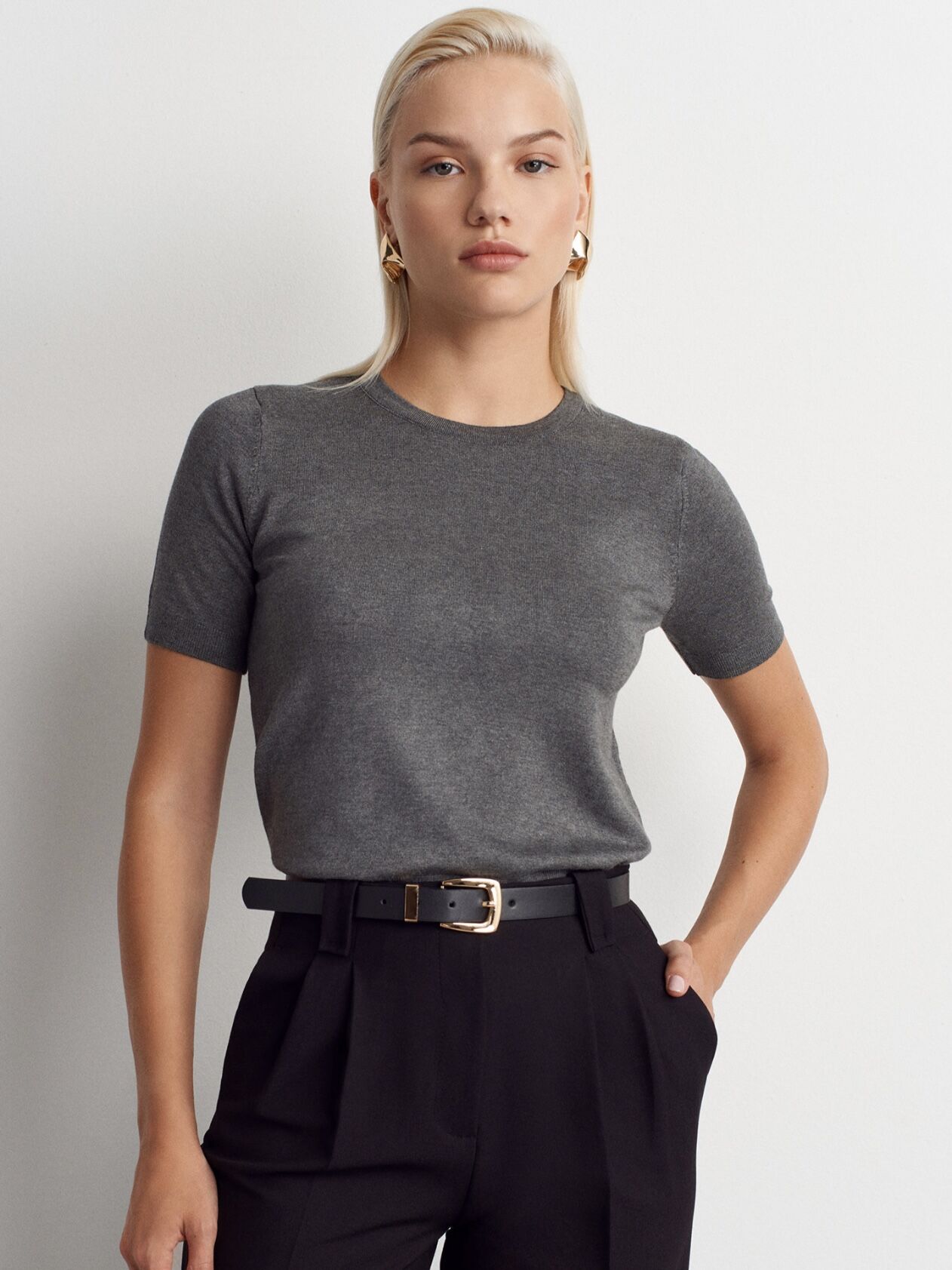 Bisiklet Yaka Kısa Kol Basic Triko Bluz-K.Füme