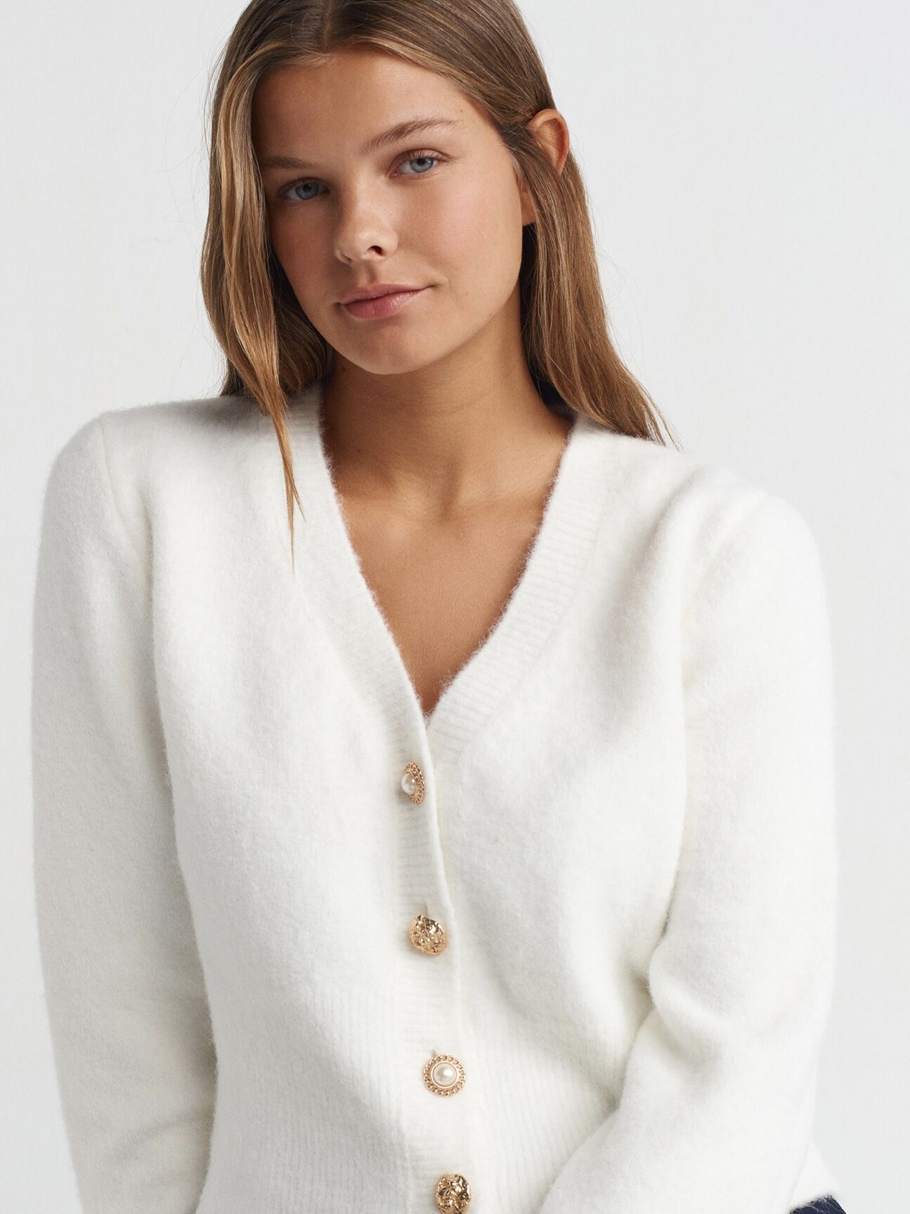 V Yaka Düğmeli Triko Hırka-Ekru