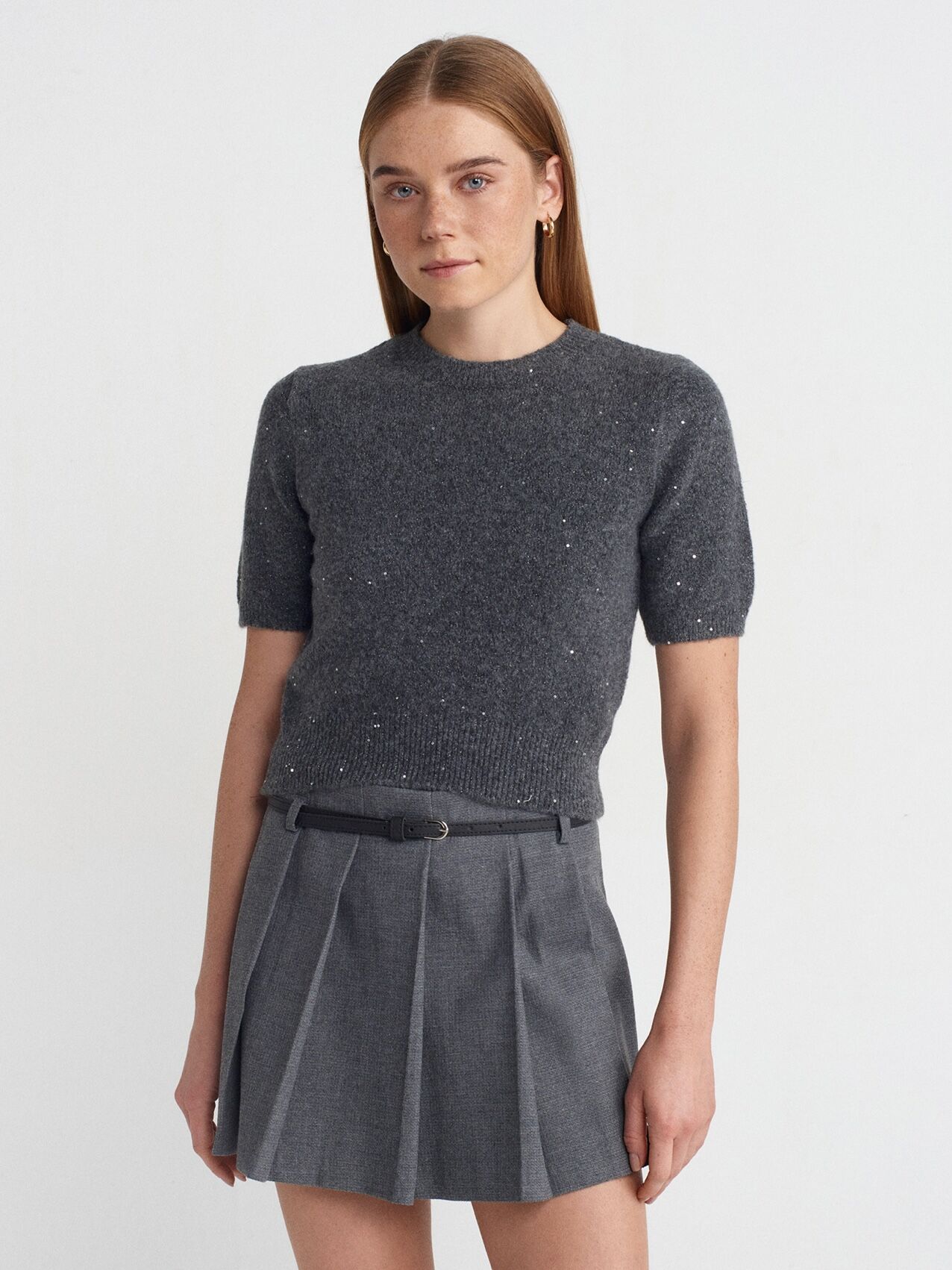 Bisiklet Yaka Yumuşak Dokulu Kısa Kol Triko Füme