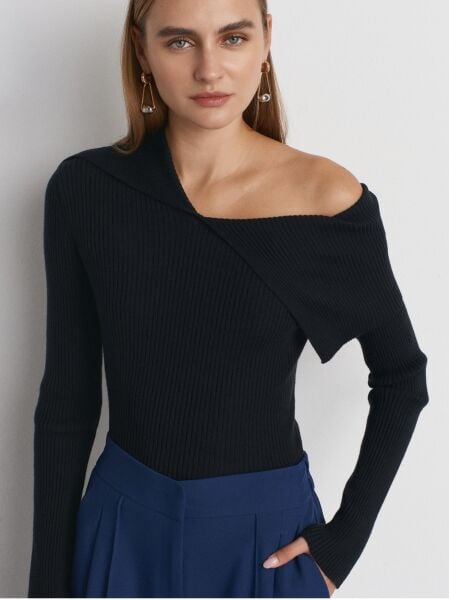 Asimetrik Yaka Yünlü Fitilli Triko Kazak-Siyah