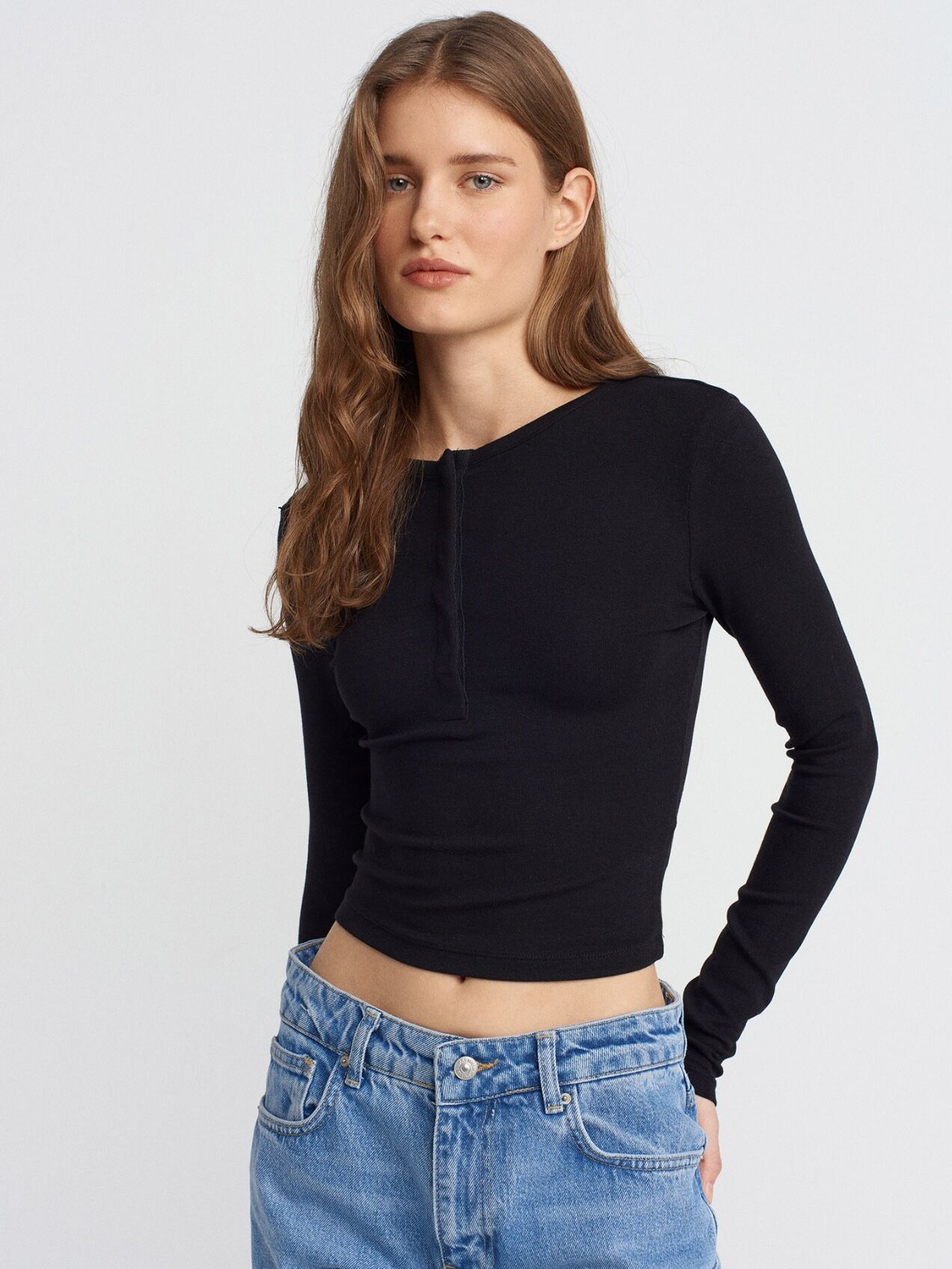 Uzun Kollu Çıtçıt Düğmeli Top-Siyah