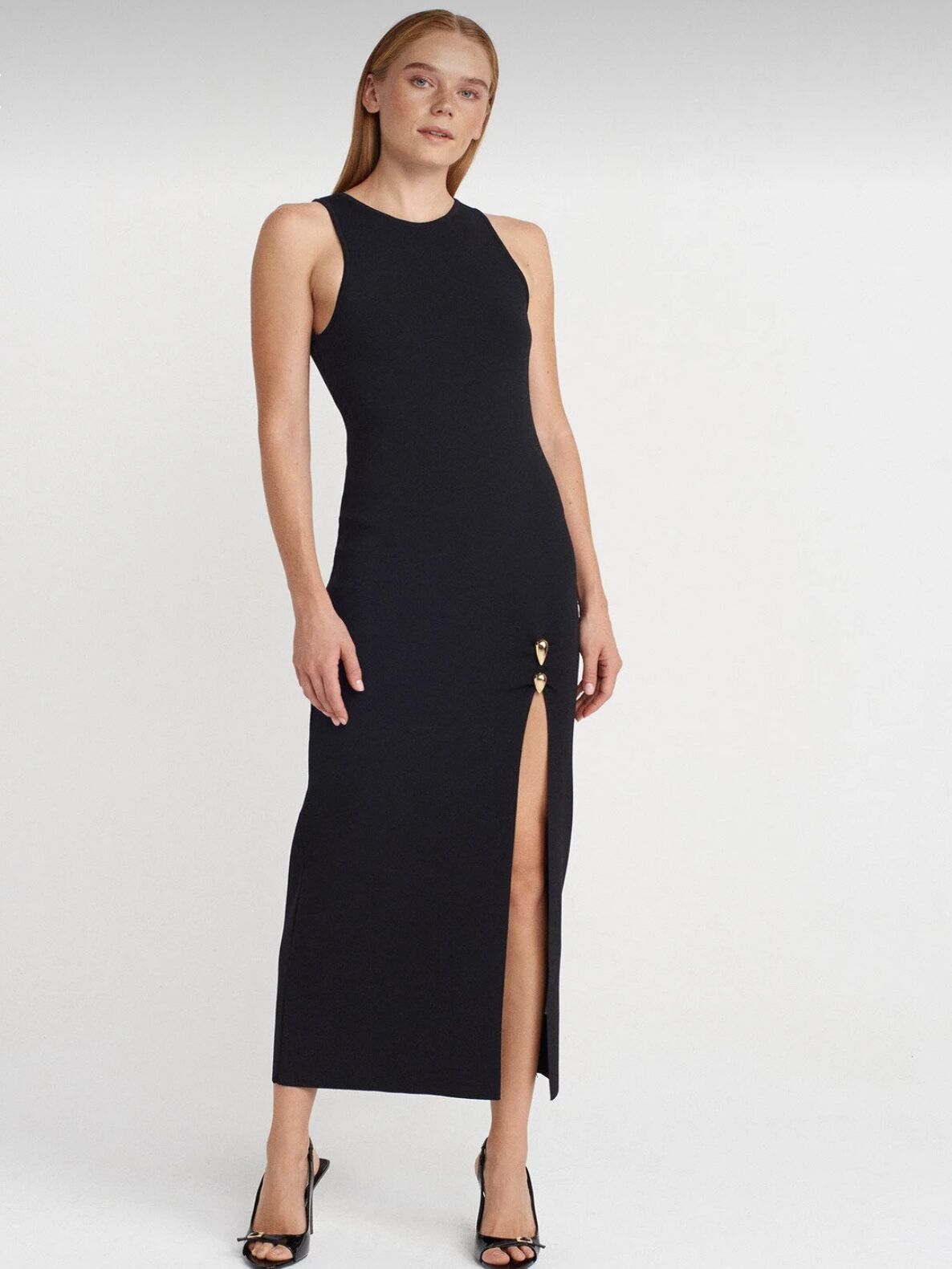 Aksesuar Detaylı Yırtmaçlı Triko Elbise-Siyah