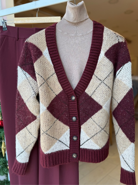 Bordo  baklava desen düğme detaylı hırka