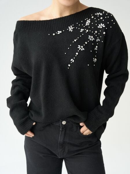 Kayık Yaka Ön Kısmı Taşlı Oversize Kazak