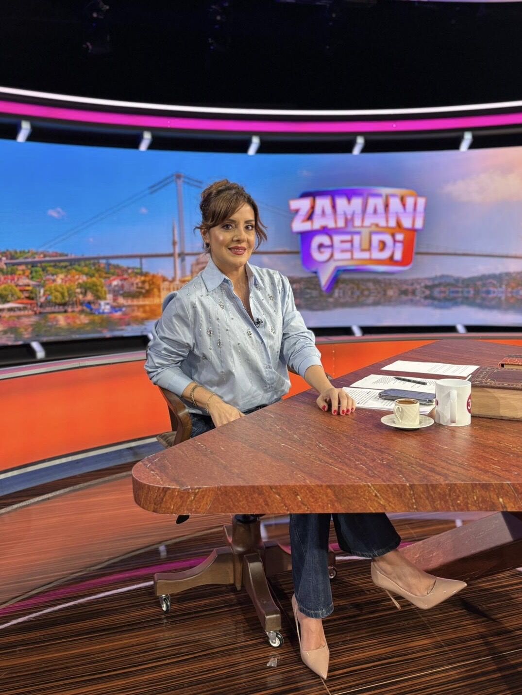 Taş işlemeli gömlek- mavi