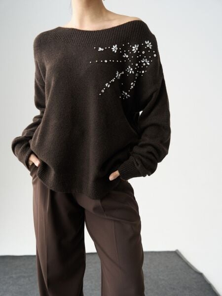 Kayık Yaka Ön Kısmı Taşlı Oversize Kazak -kahve