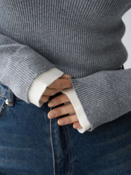 Gri Çift Yaka Detaylı Düğmeli Triko